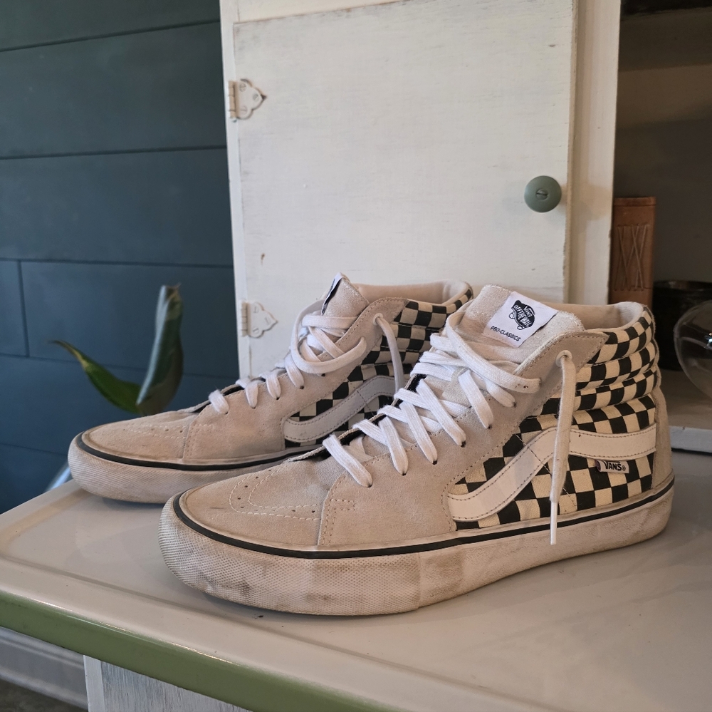 Vintqge Vans Checkerboard High-Top Sneakers - White & Black